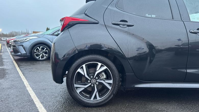 Toyota Yaris 1.5 Hybrid Design 5dr CVT Hybrid Hatchback